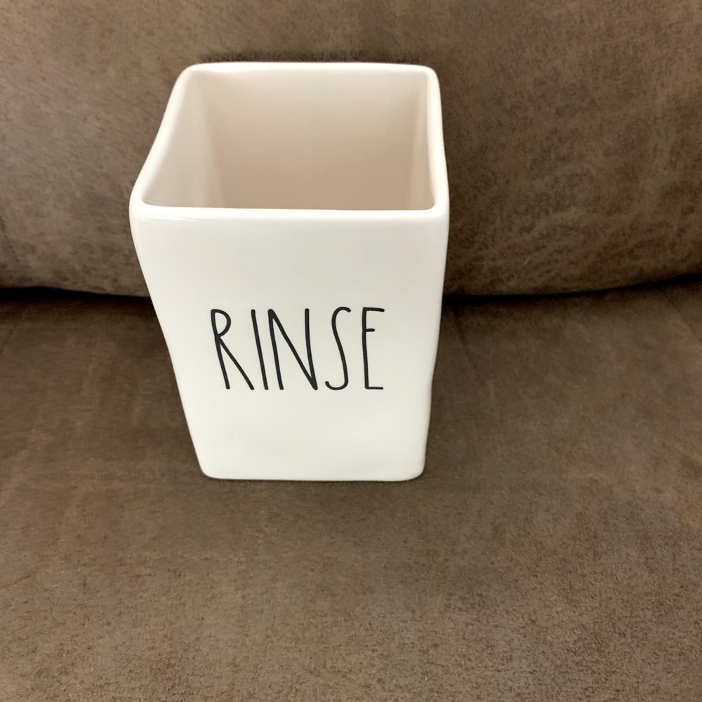 RAE DUNN “RINSE” bathroom piece